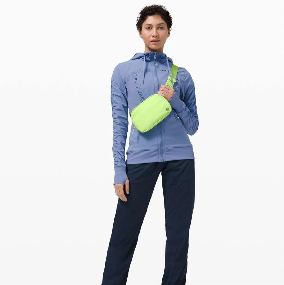 NWT Lululemon Everywhere Belt Bag 1L *Neo Mint - Picture 7 of 7